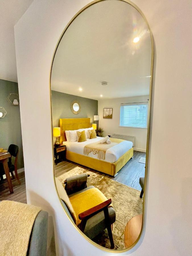 A Cozy Hideaway With Balcony - Close To Beach Bournemouth Exterior foto